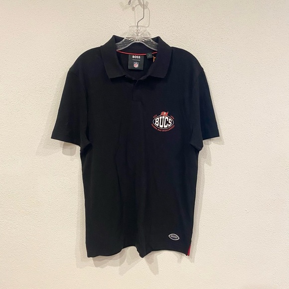 NWT Hugo Boss Bucs NFL Polo Size Medium - Picture 2 of 4